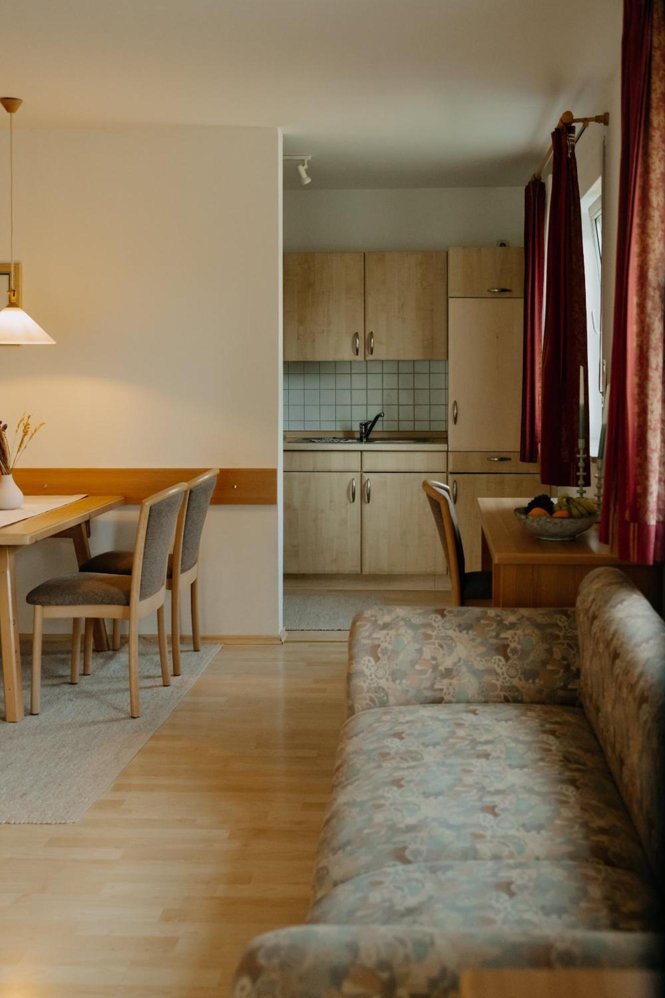 Apartment Gaestehaus Edhof Allmunzen