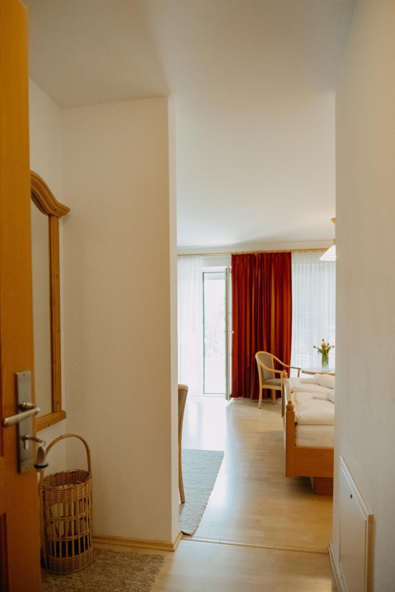 Gaestehaus Edhof Apartment Allmunzen